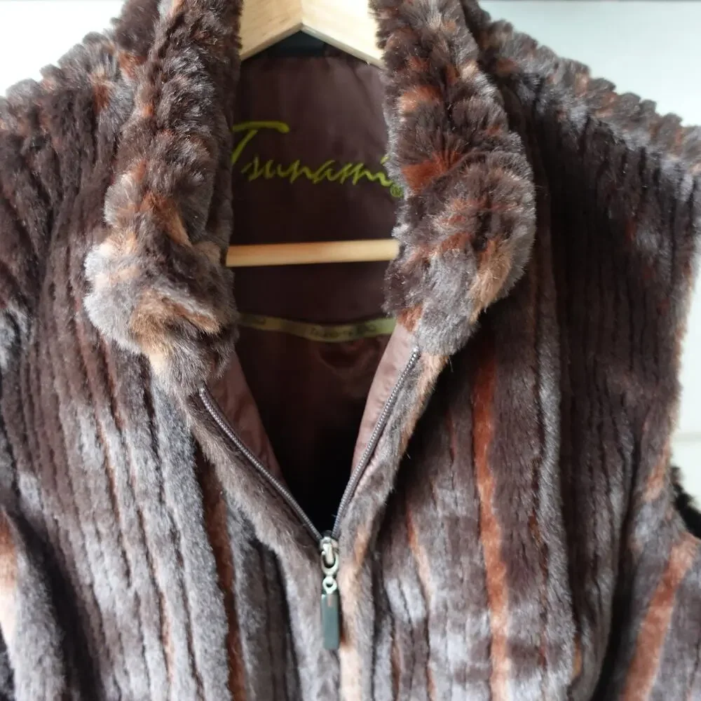 Tsunami Vest Womens Small Brown Faux Fur Zip Front Sleeveless Winter‎ Warm